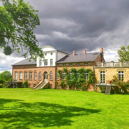 Gut Pohnstorf * Alt Sührkow